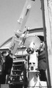 Хромосферно-фотосферный телескоп 13-см хромосферно-фотосферный телескоп АФР позволяет одновременно получать снимки Солнца в видимых лучах и с узкополосными светофильтрами, пропускающими только участки спектра с линиями излучения солнечной хромосферы.